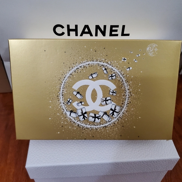 Chanel Gift Set - Picture 3 of 3